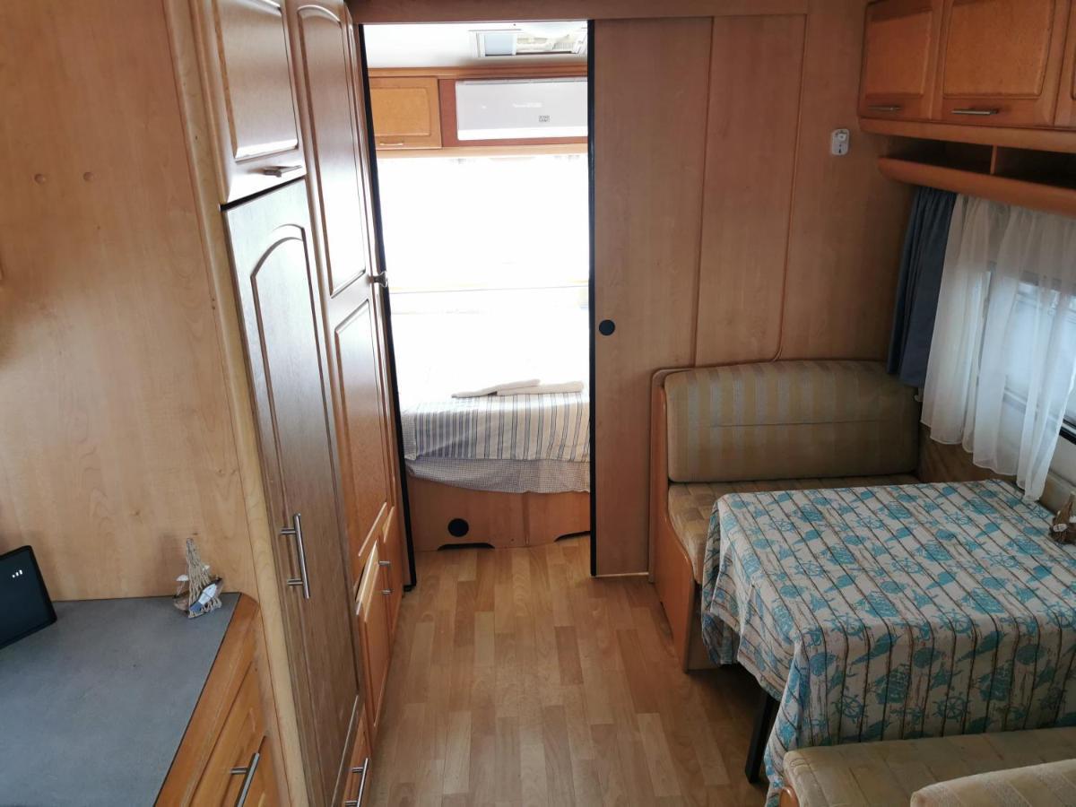 Sea Caravan/Camper On The Beach Kiten  Buitenkant foto