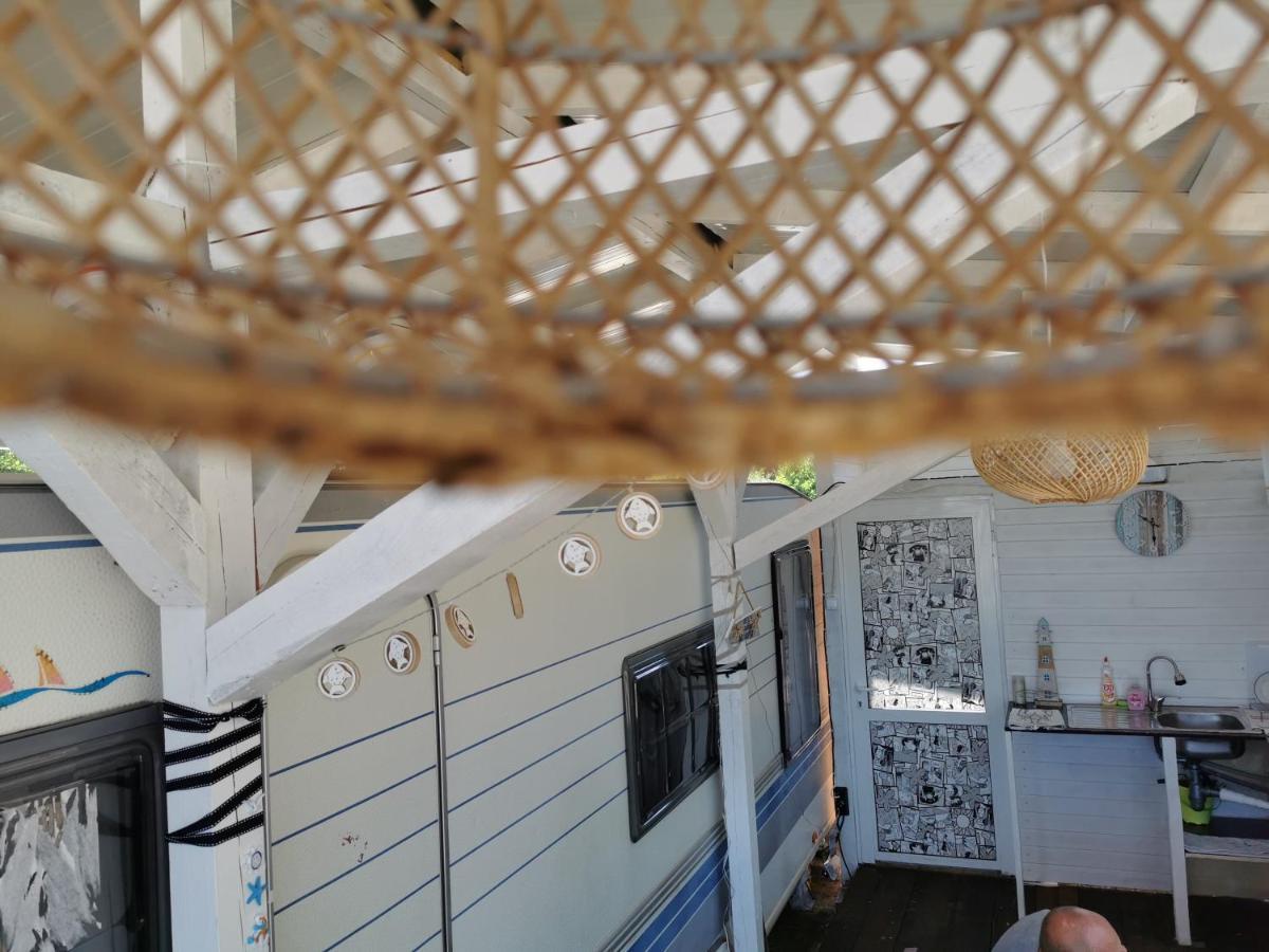 Sea Caravan/Camper On The Beach Kiten  Buitenkant foto