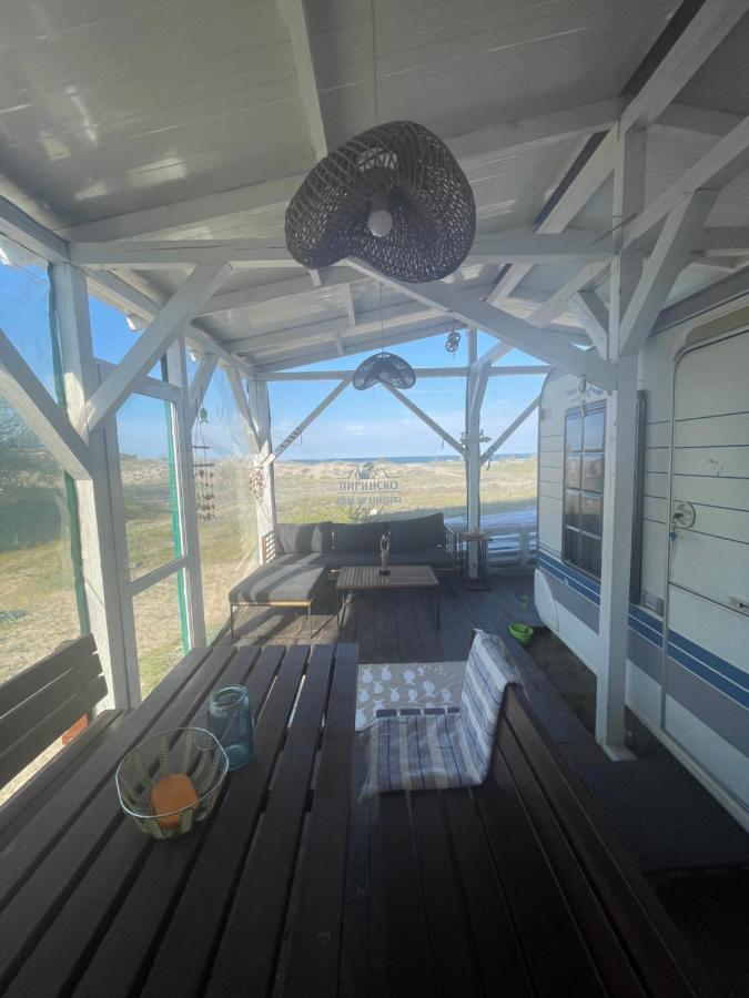 Sea Caravan/Camper On The Beach Kiten  Buitenkant foto